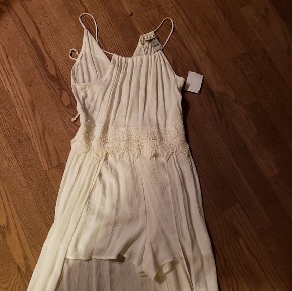 Shemmia Ray white romper high/low. Size S - Picture 4 of 5